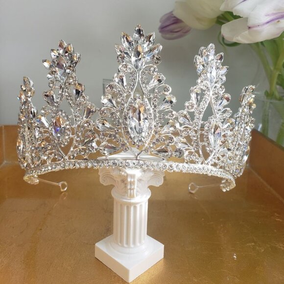 NEW Lotus Tiara Large Silver colored tiara with silver / clear rhinestones - Picture 1 of 7